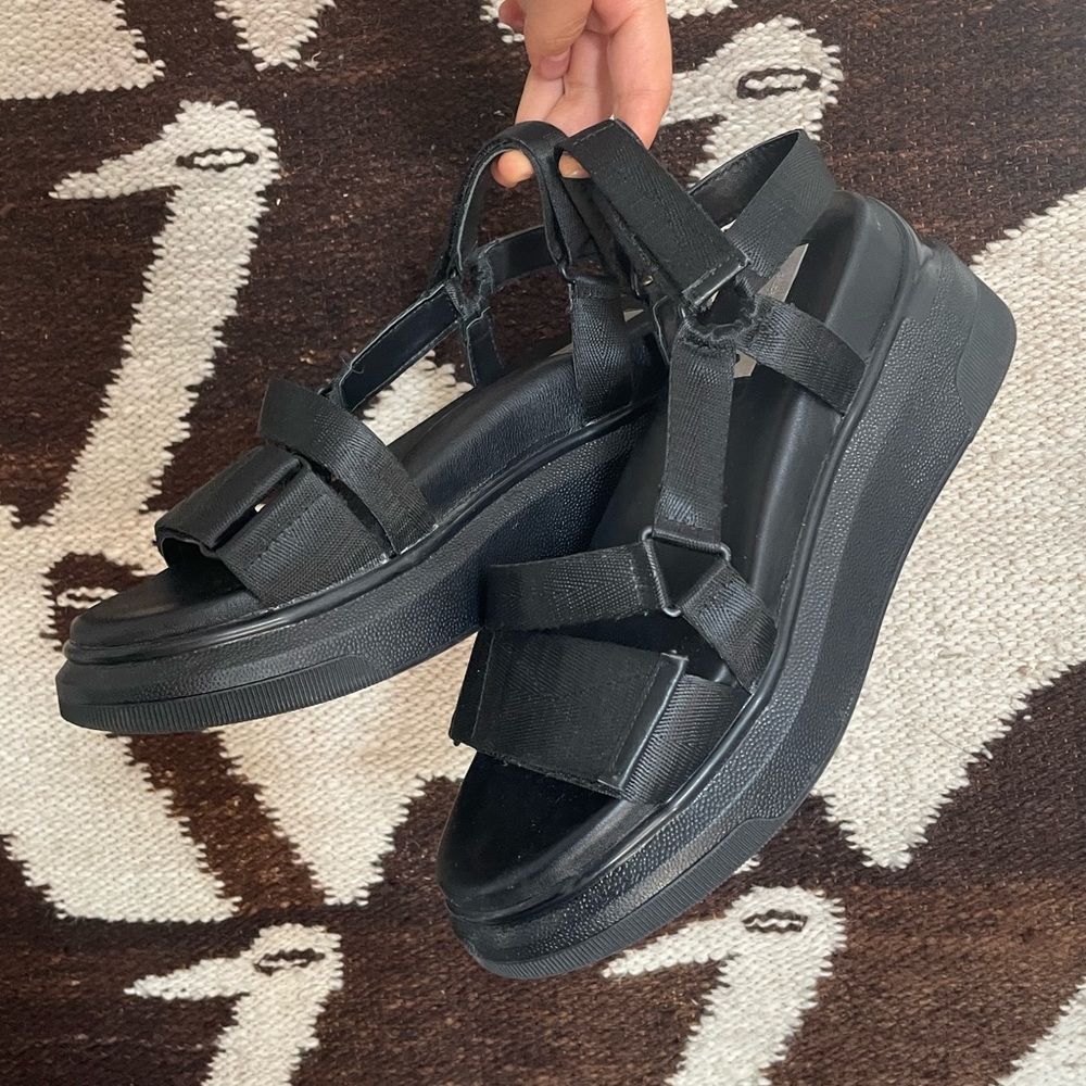 Suzanne Rae sandals